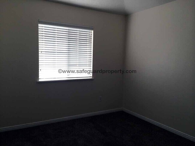 Building Photo - Spacious 3-Bedroom Townhome in Gated Draper Community