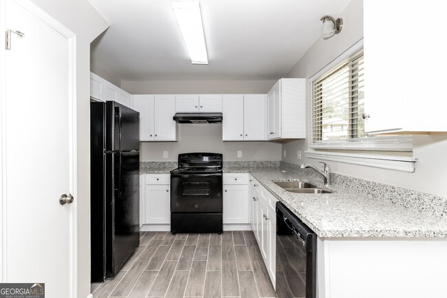 Building Photo - 6310 Beethoven Cir
