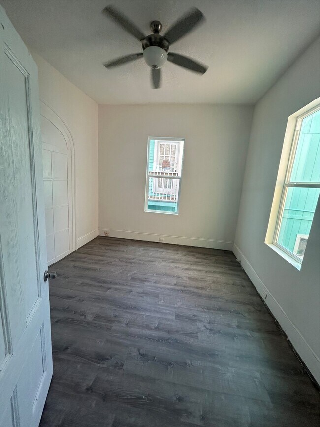 Building Photo - 1523 21st St