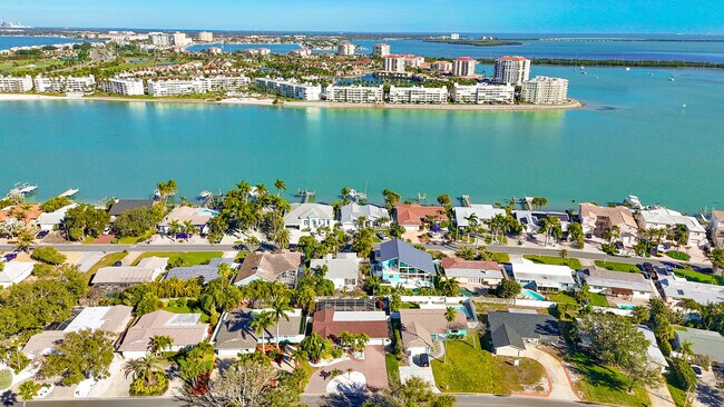 Building Photo - 3003 W Vina Del Mar Blvd