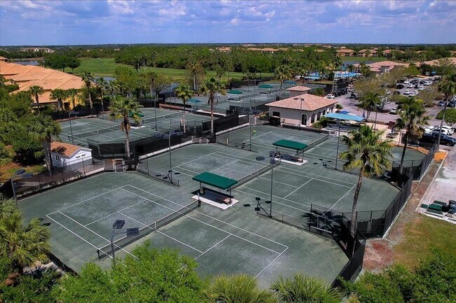 Building Photo - 7121 River Hammock Dr