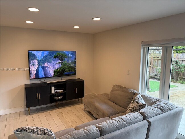 Building Photo - 7431 SW 163rd Pl