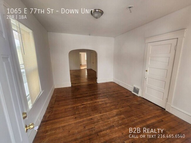 Building Photo - 1065 E 77th St