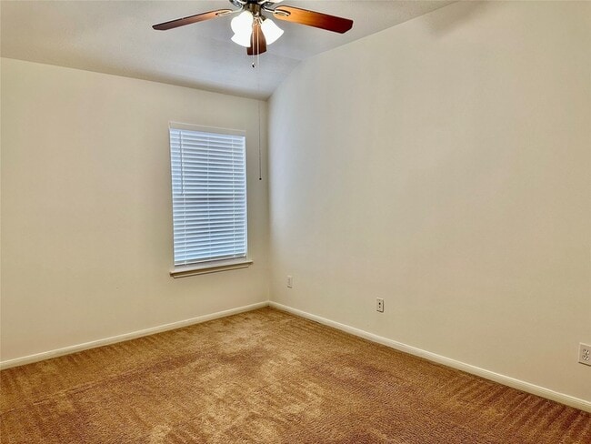 Building Photo - 30415 Deleon Fields Dr