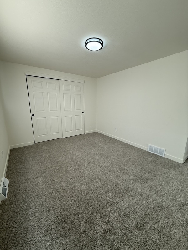 Building Photo - 1406 E 16th St