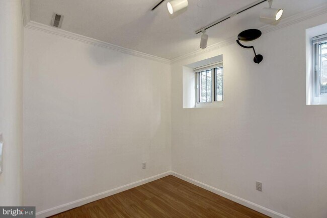 Building Photo - 2370 Champlain St NW