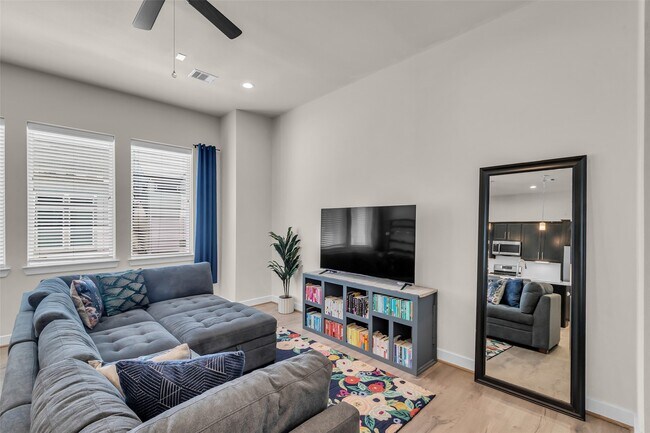 Building Photo - 144 Knightsbridge Park Ln