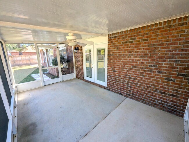 Building Photo - 7300 Rexford St