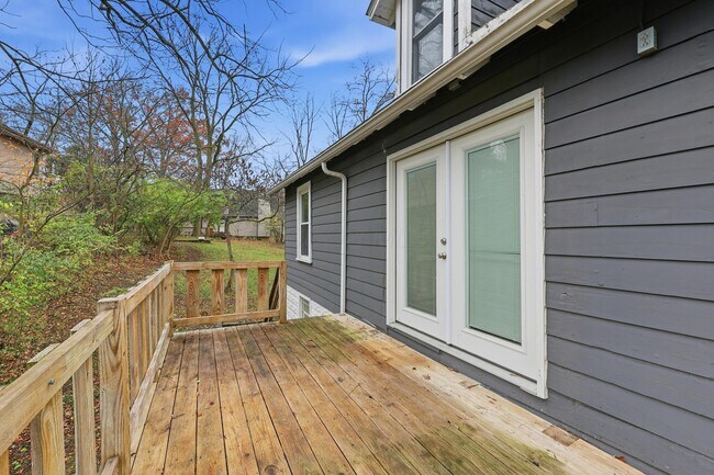 Building Photo - 557 E Weisheimer Rd