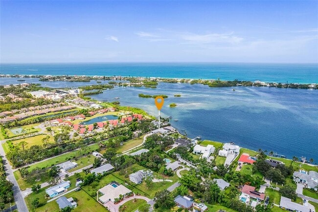 Building Photo - 716 Sarabay Rd