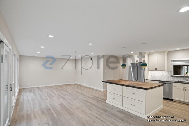 Building Photo - 692 Pomeroy Ave