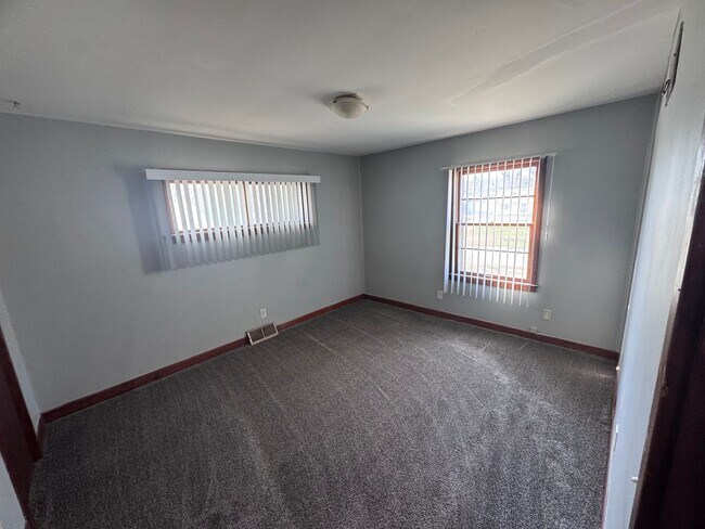 Building Photo - COMING SOON! Bright & Spacious 3-Bedroom Home with Large Backyard