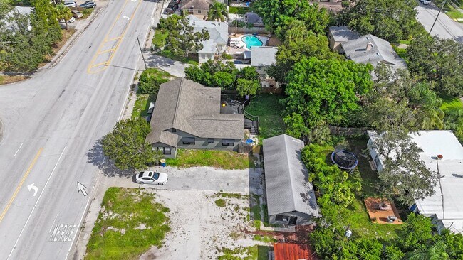Building Photo - 317 N Highland Ave