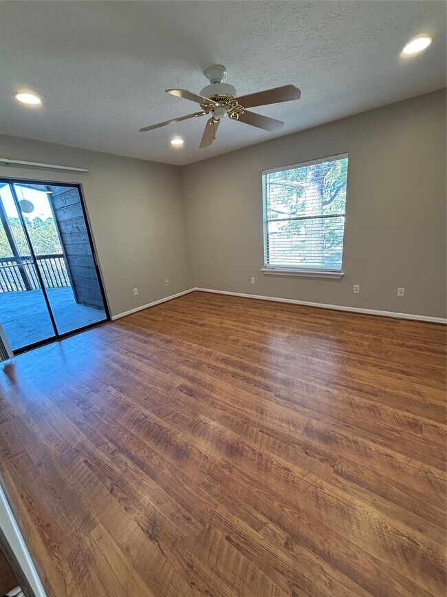 Building Photo - 12755 Mill Ridge Dr