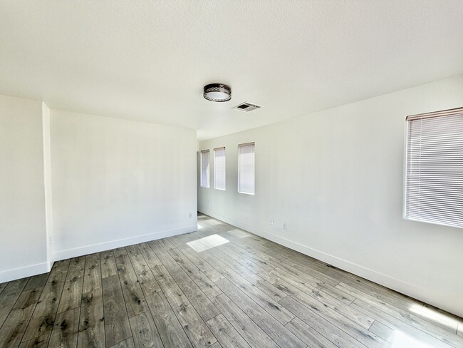 Building Photo - 5863 Rose Tiara Dr