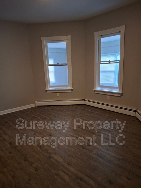 Building Photo - 37 W Cedar Ave