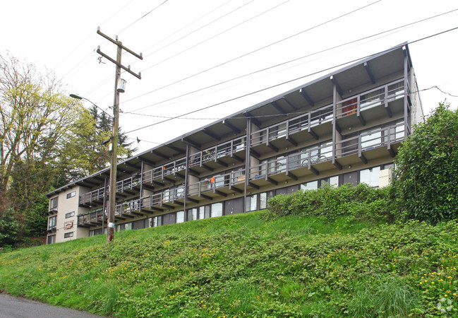 Primary Photo - Raven View Apartments