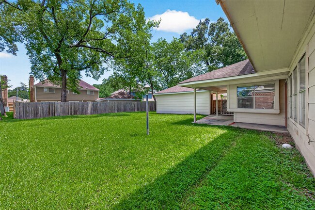 Building Photo - 5703 Green Timbers Dr