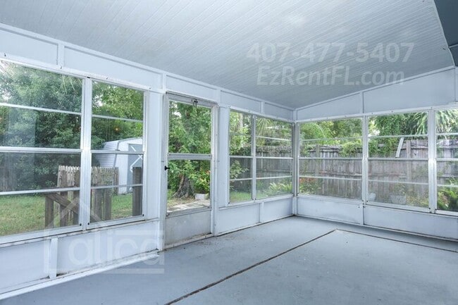 Building Photo - 3392 Bougainvillea Dr