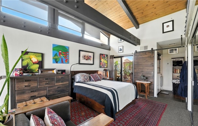 Building Photo - UNFURNISHED | 1 Bedroom | 1.5 Bath | $3,650/month