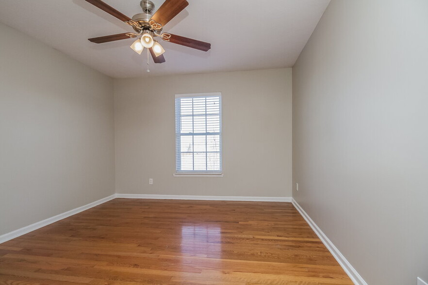 Building Photo - 6030 Eden Ln