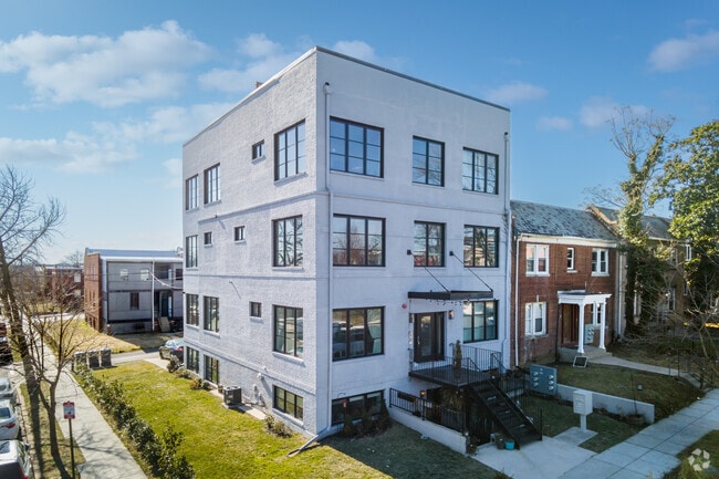 Primary Photo - 1375 Childress St NE