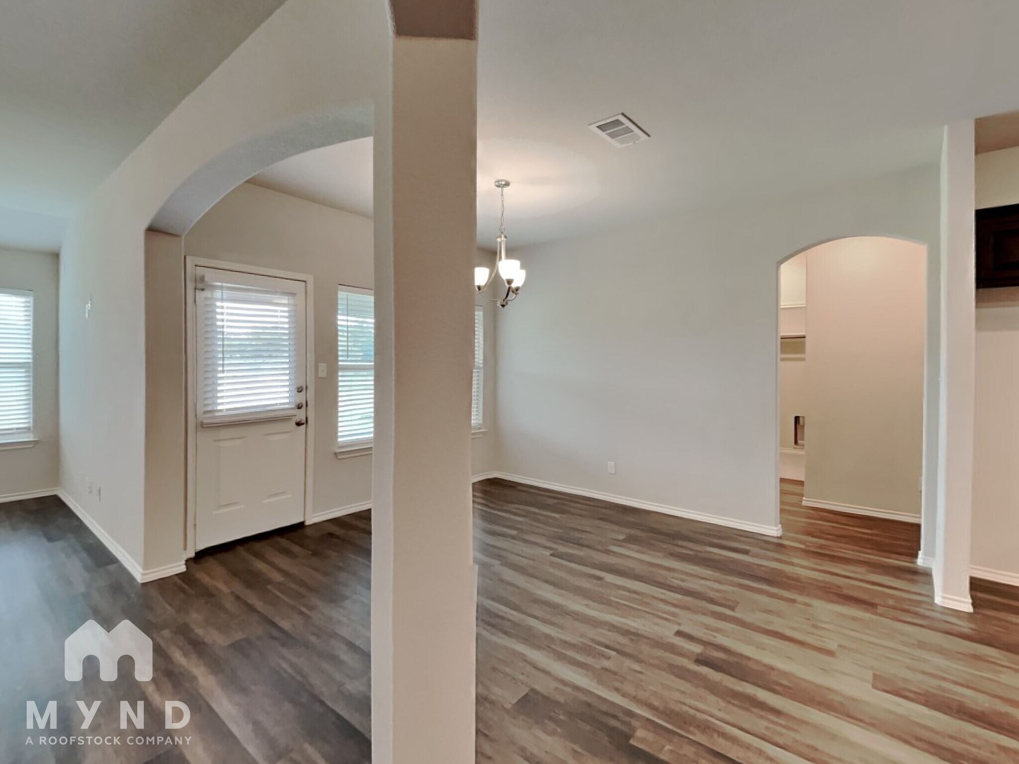 Building Photo - 3905 Chippewa Ct