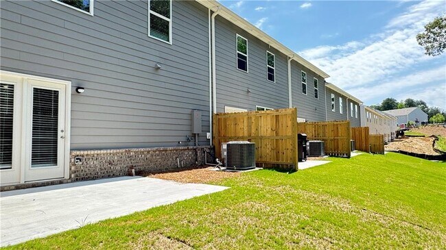 Building Photo - 3190 Greyton Dr