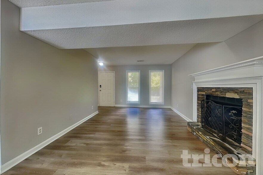 Building Photo - 39 Pine Grove Cir