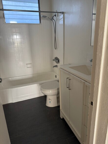 Building Photo - 1231 N Formosa Ave