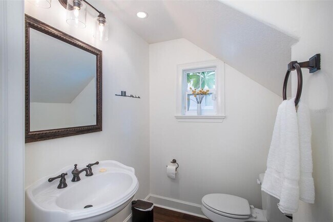 Building Photo - 1907 Garvin St