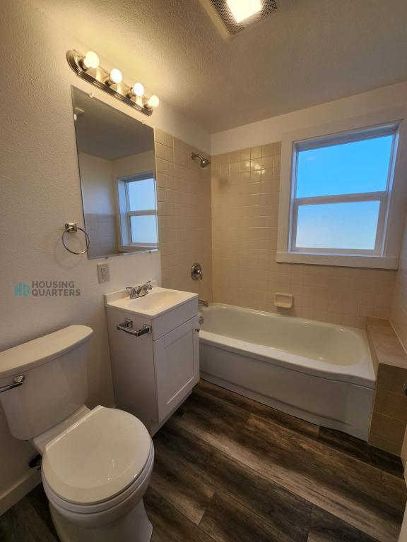 Building Photo - 2528 W Wabash Ave