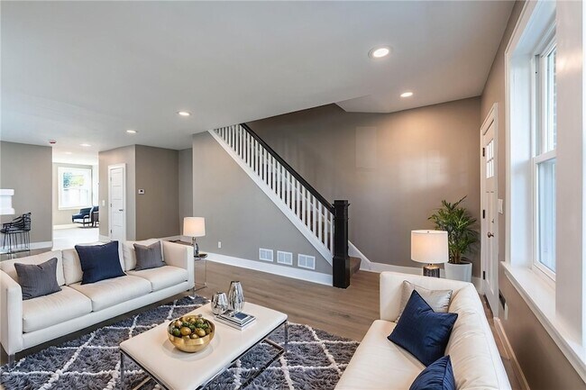 Building Photo - 531 N Euclid Ave