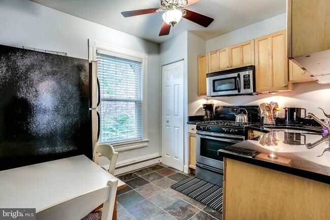 Building Photo - 1211 33rd St NW