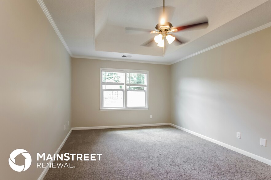 Building Photo - 9013 English Saddle Ln
