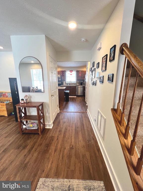 Building Photo - 2405 Gifhorn Ct