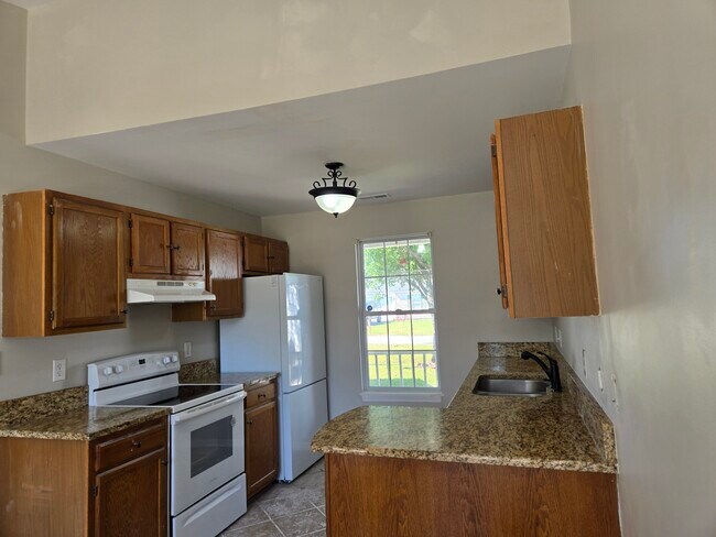 Building Photo - 302 Paddock Pl