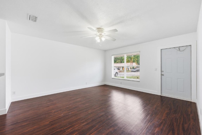 Building Photo - 3846 Roan Ln