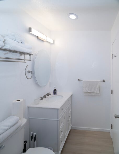 Building Photo - 730 Sunset Pky