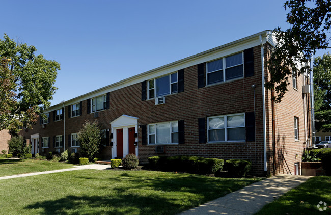Building Photo - Princeton Arms North