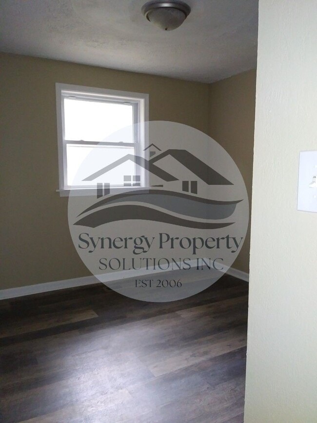Building Photo - COMING SOON MADISON RANCH WITH 2 BATHS!
