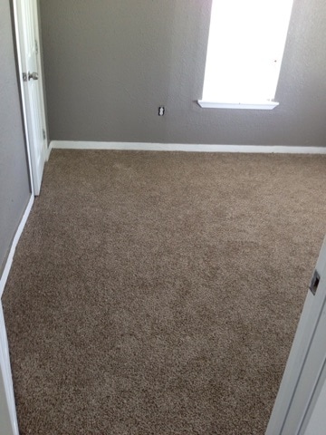 Building Photo - 1002 W 6th St