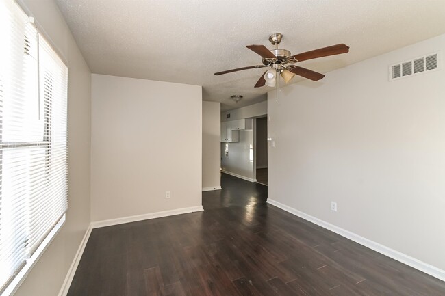 Building Photo - 1751 Capri Rd