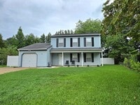 Building Photo - Two Story in Cul-de-sac ready for new tenants!