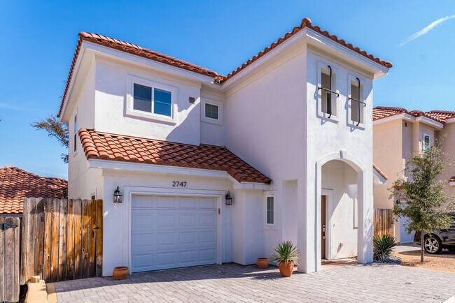 Building Photo - BEAUTIFUL PALLATIUM VILLAS 2-BEDROOM