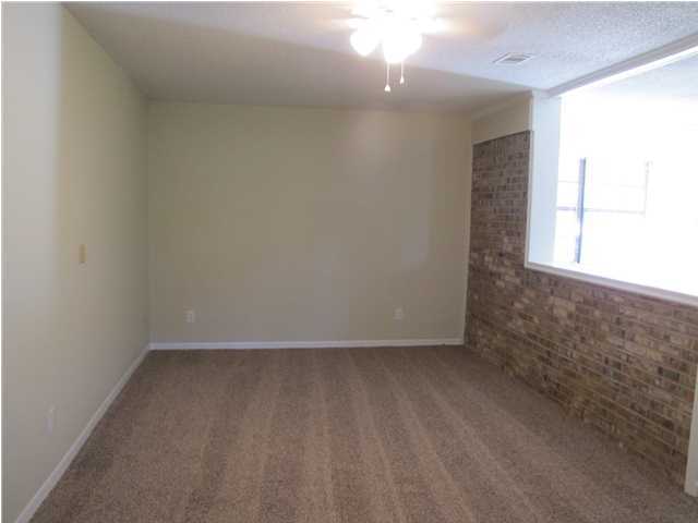 Building Photo - 203 Amellia Pl