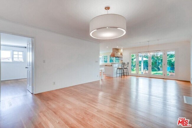 Building Photo - 13203 Dewey St