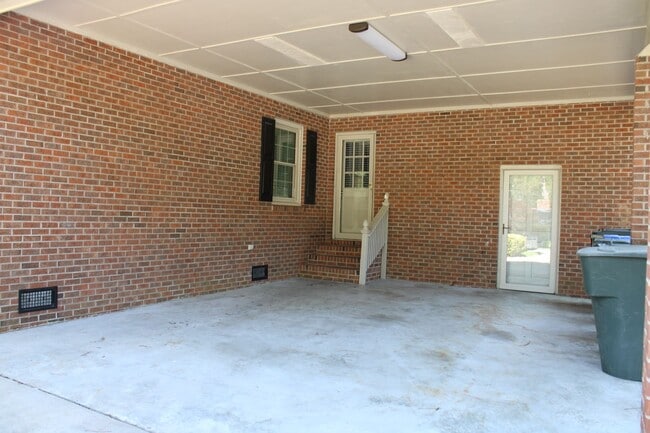 Building Photo - 1409 Chesnee Dr