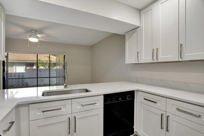Building Photo - 9775 Riverside Dr