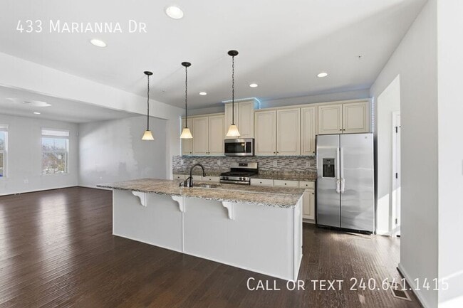 Building Photo - 433 Marianna Dr